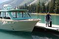 Boot auf Maligne Lake)